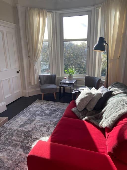 Beautiful Traditional Flat In The Center Of Largs. Exteriör bild