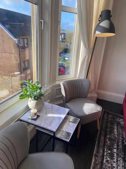 Beautiful Traditional Flat In The Center Of Largs. Exteriör bild