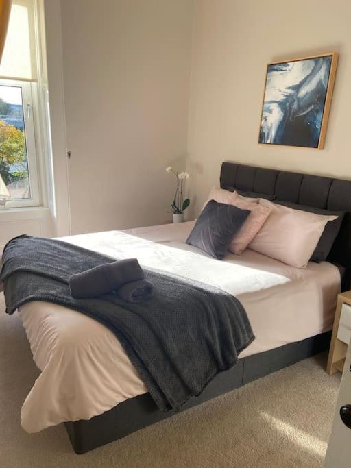 Beautiful Traditional Flat In The Center Of Largs. Exteriör bild