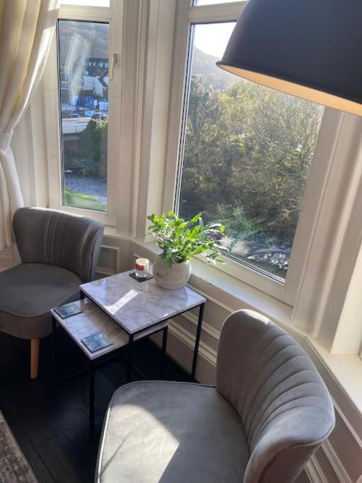 Beautiful Traditional Flat In The Center Of Largs. Exteriör bild